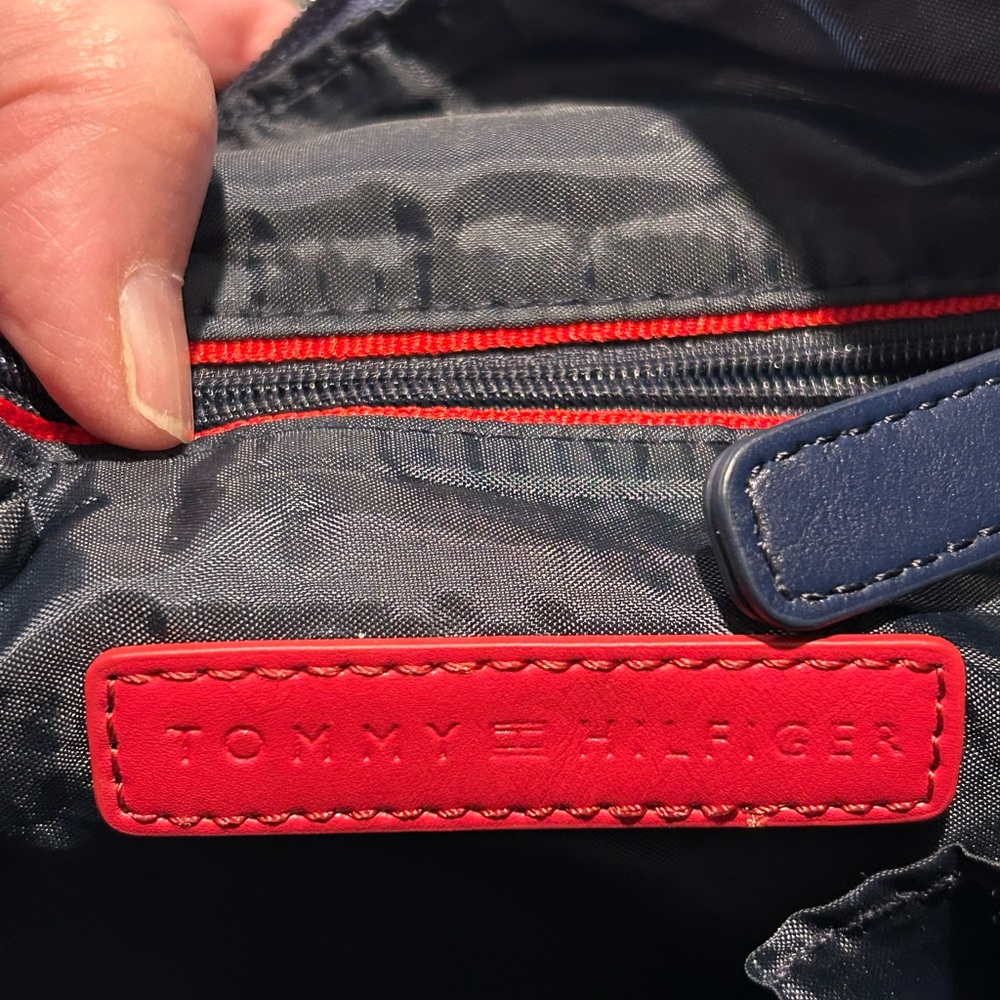 Tommy Hilfiger Crossbody Purse - Picture 8 of 12